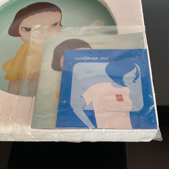 YOSHITOMO NARA NWT “TOO YOUNG TO DIE” ASHTRAY-AUTHENTIC W/ALL ORIGINAL PACKAGING - Picture 10 of 11